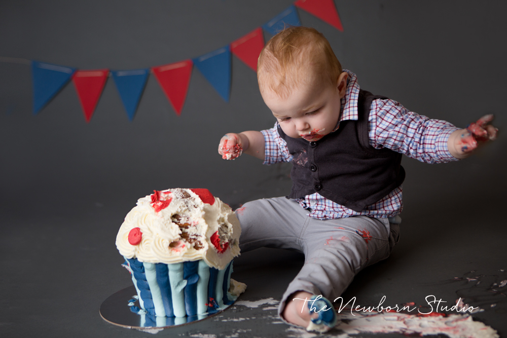 cake smash photographer one year old