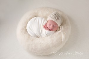newborn baby cream studio