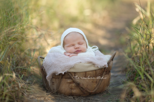 outdoor newborn baby girl brisbane pine rivers