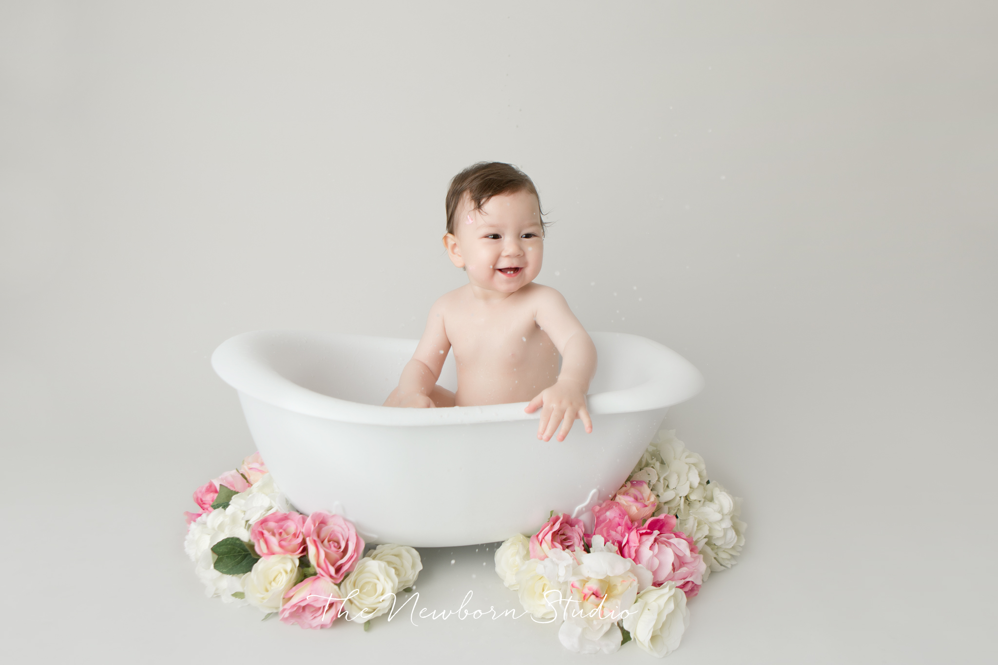 baby's floral cake smash