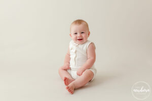 newborn baby photos sitter