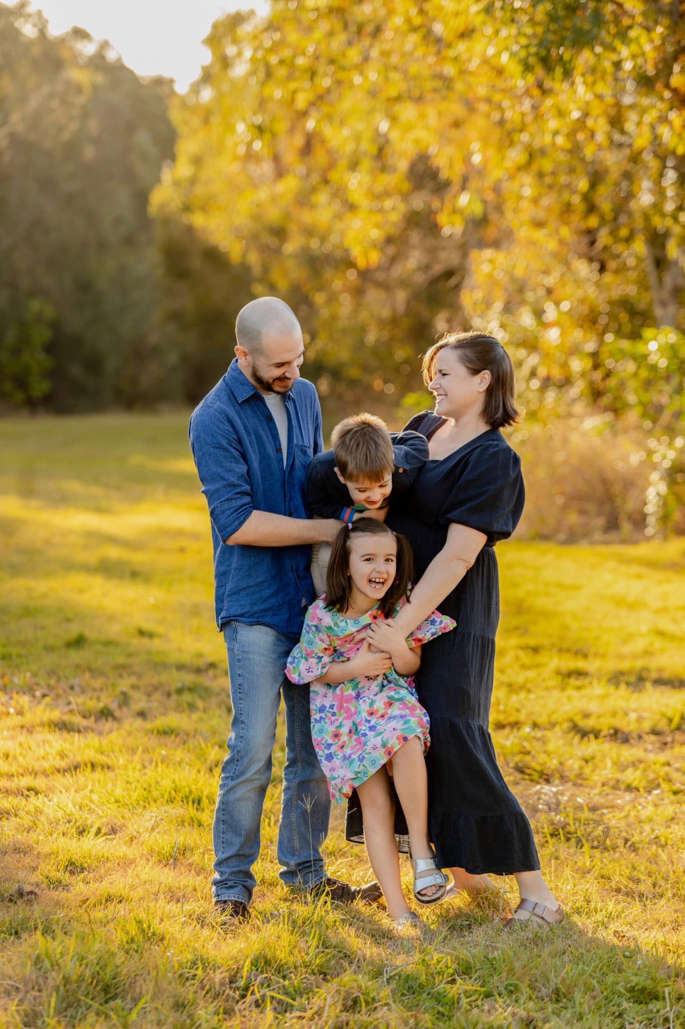 family outside in the sun, mini session